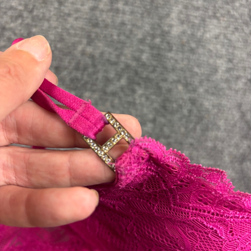 VICTORIA’S SECRET Women’s Very Sexy Pink Lace Push Up Bra size: 38C - Picture 5 of 9